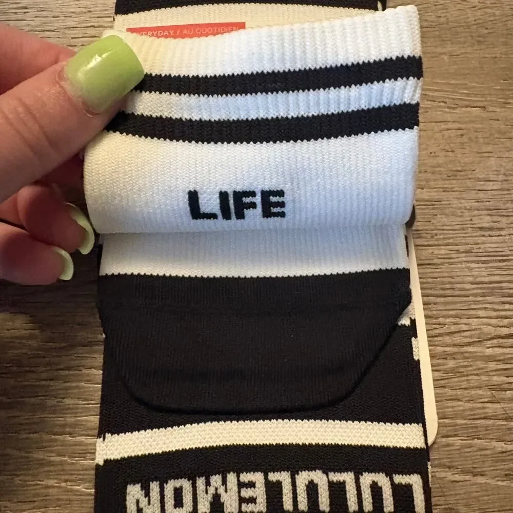 Lululemon Tale to Tell Crew Socks 2 Pack White Black M/L